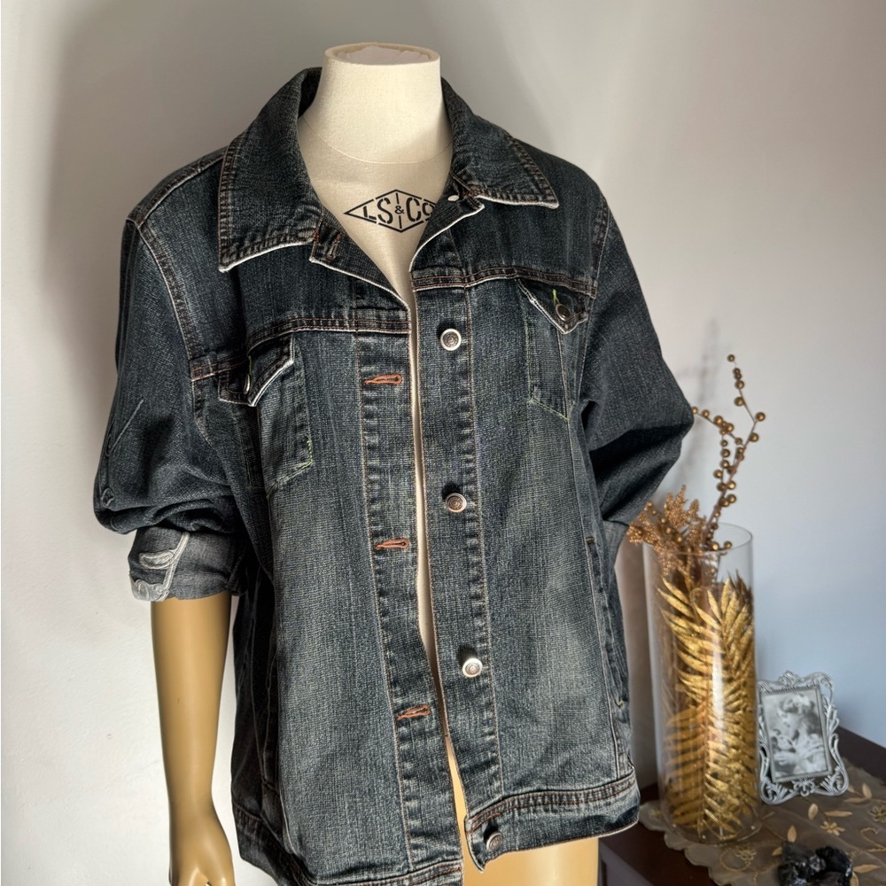 Lois vintage Denim Jacket with subtle floral design . Ptp 22” length 24”
